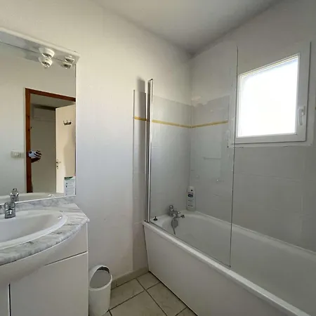 Holiday home Maison Duplex Avec Terrasse, 2 Chambres, Piscines Et Parking - Fr-1-382-19