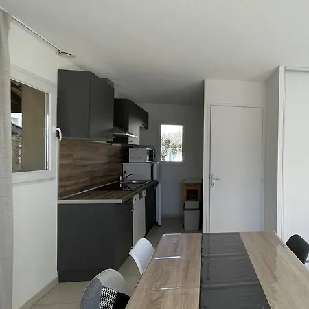 Maison Duplex Avec Terrasse, 2 Chambres, Piscines Et Parking - Fr-1-382-19 Prázdninový dům Salavas